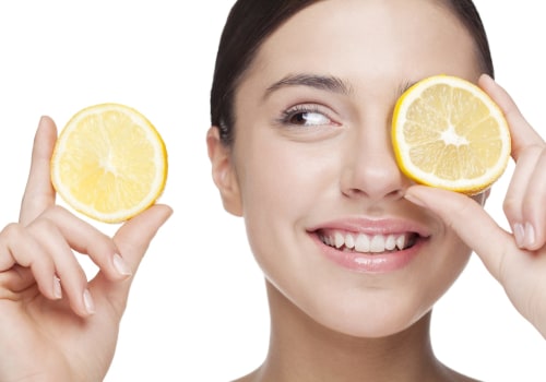 Succo di limone per le macchie scure: un rimedio naturale contro l'acne